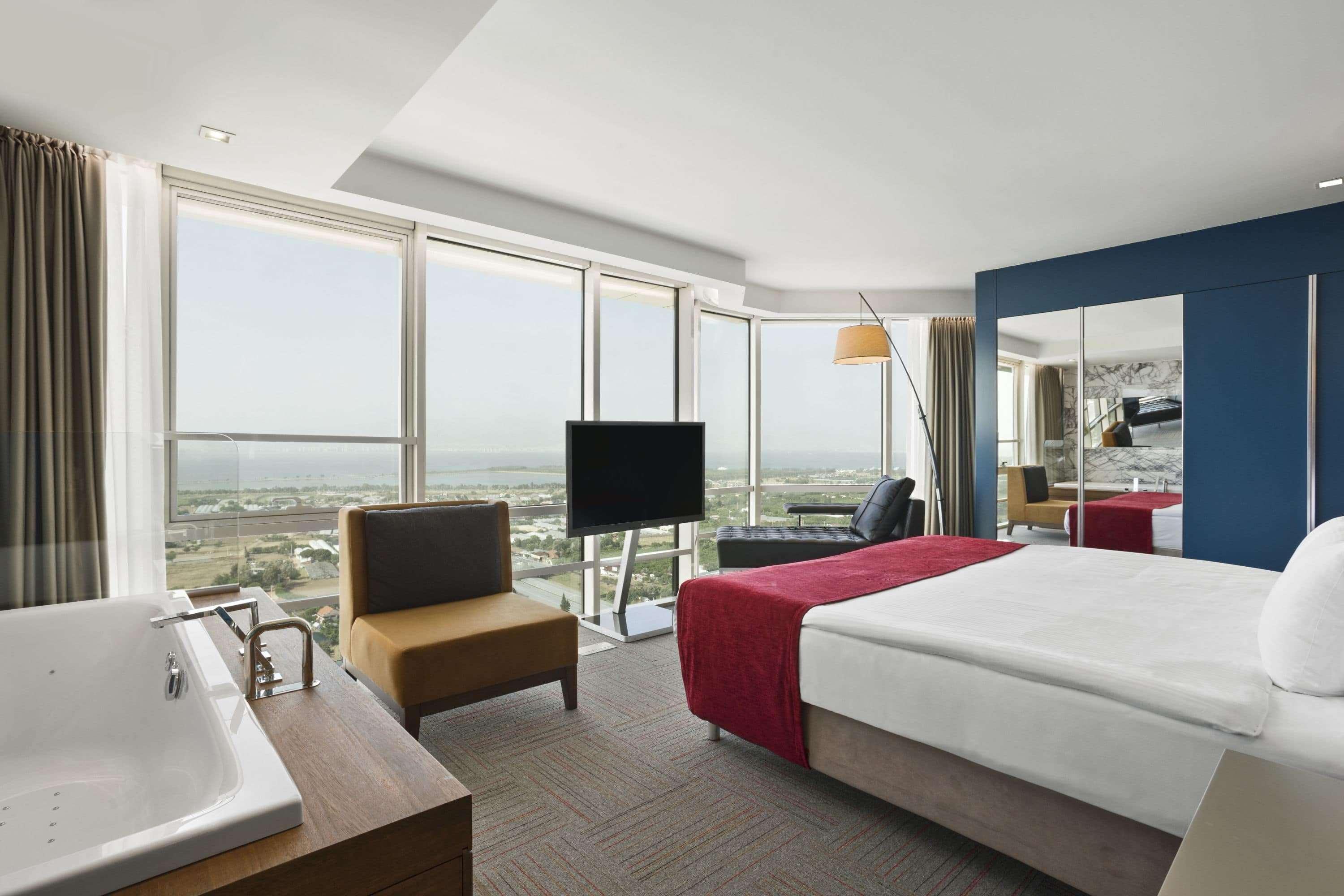 Ramada Encore By Wyndham Izmir Exteriör bild