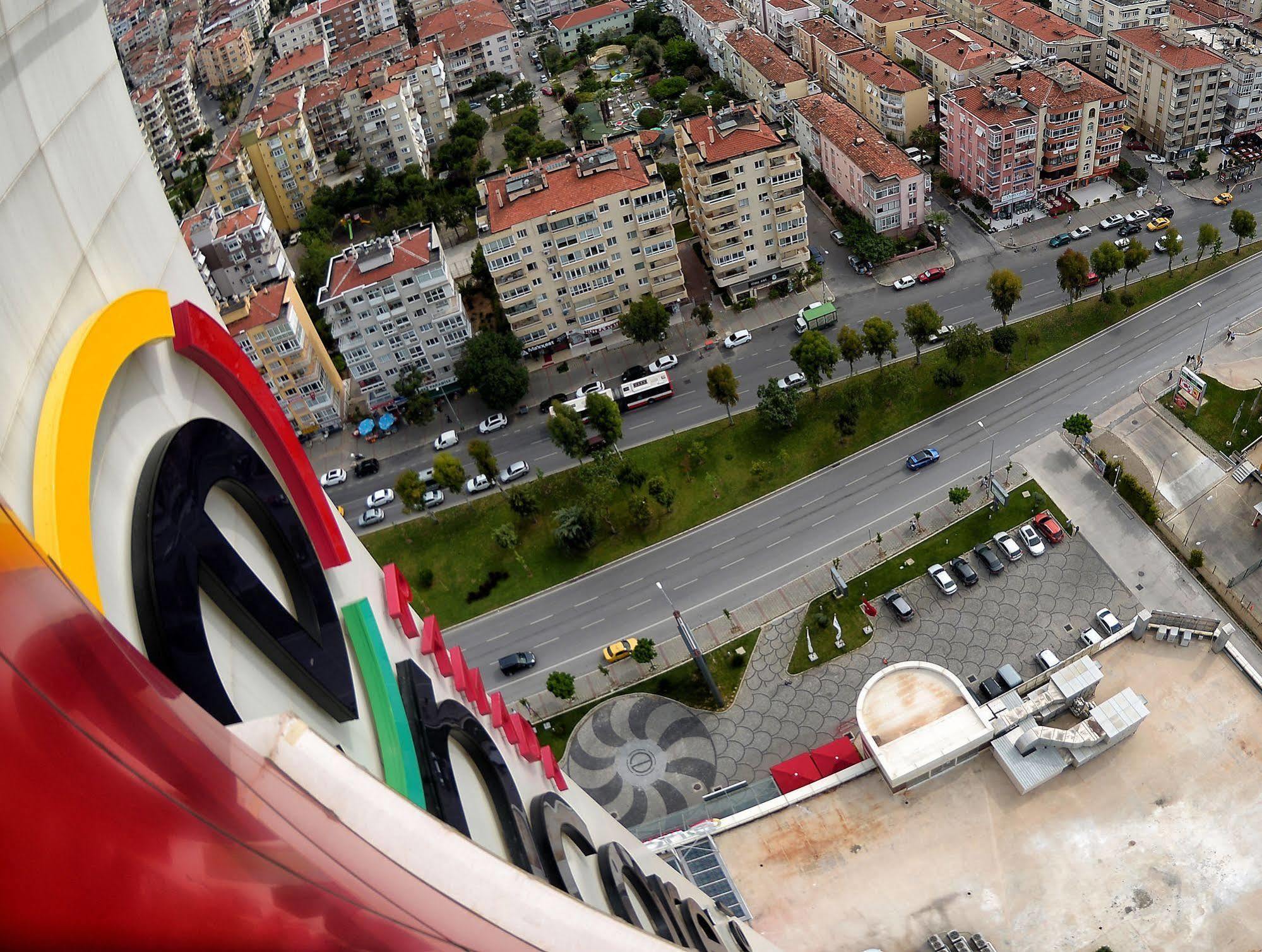 Ramada Encore By Wyndham Izmir Exteriör bild